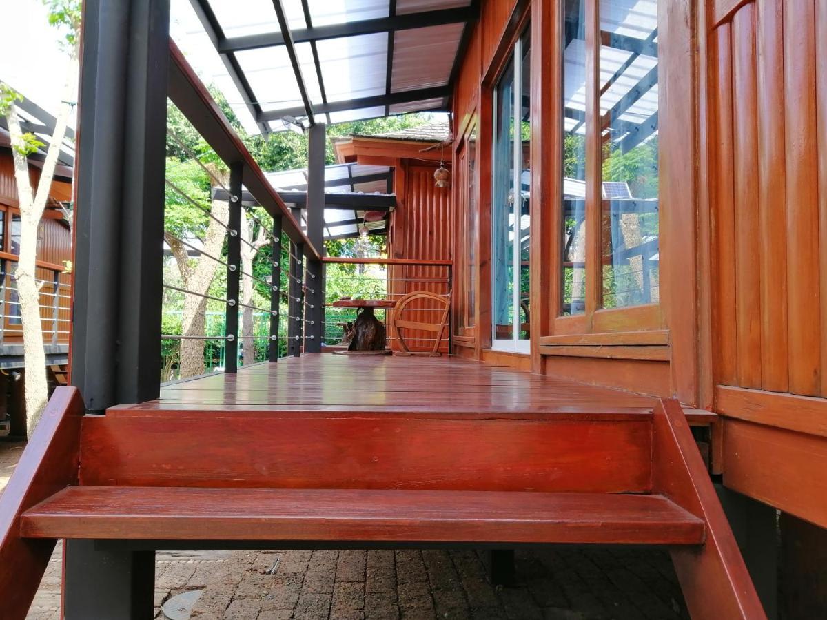 Wood House Pattaya Hotel Exterior photo