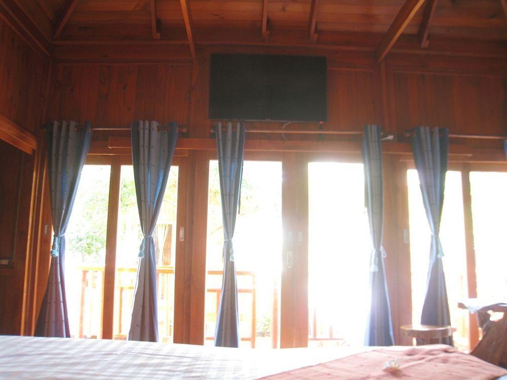 Wood House Pattaya Hotel Exterior photo